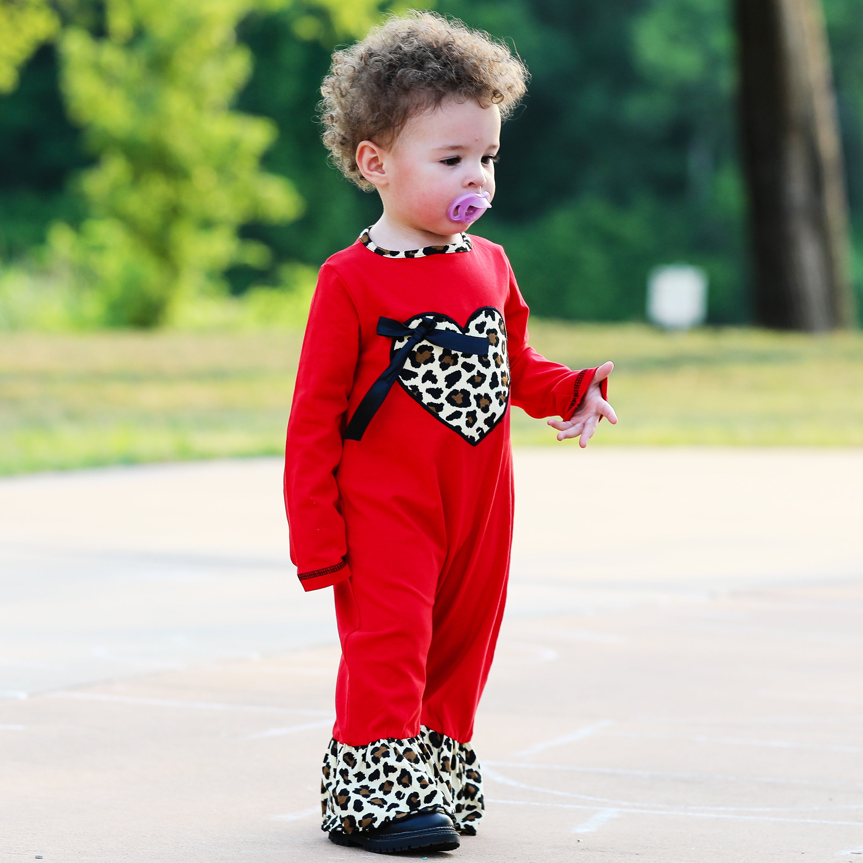AnnLoren Baby Girls Leopard Valentines Holiday Heart Romper Outfit One Piece
