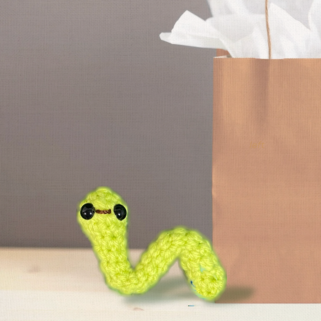 Noodle the inchworm | lightweight cat toy