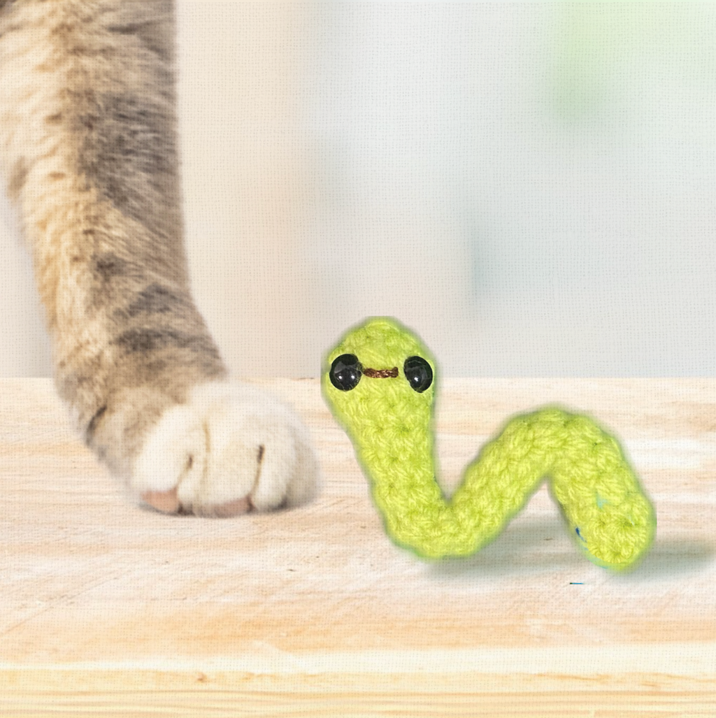 Noodle the inchworm | lightweight cat toy