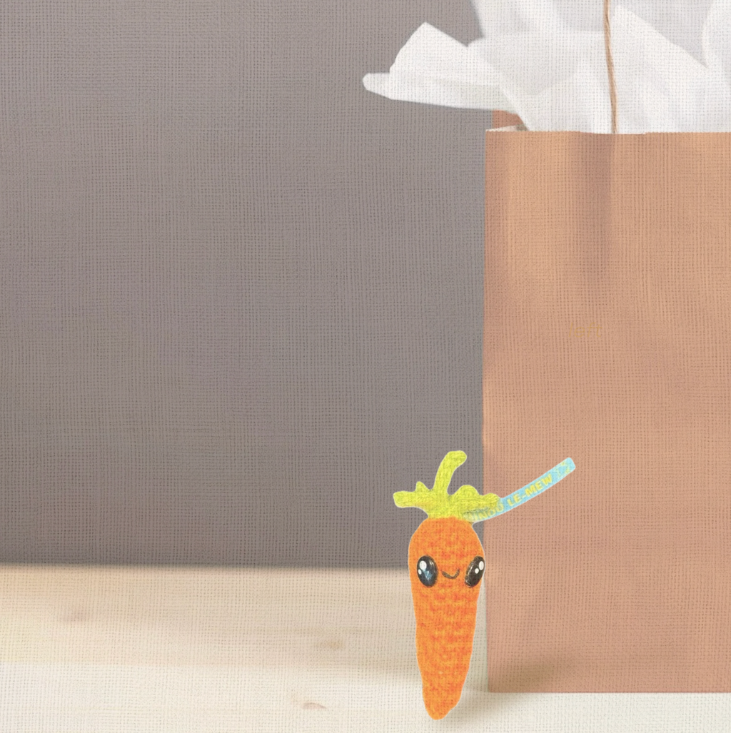 Lulu the carrot | lightweight cat toy